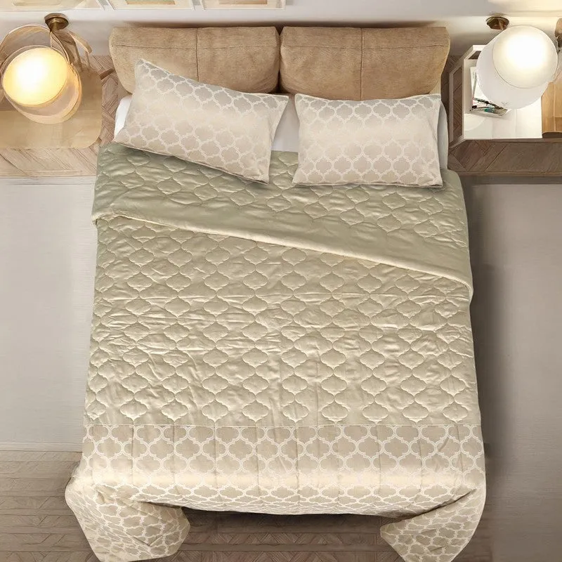 Golden Noor Reversible Comforter media 3
