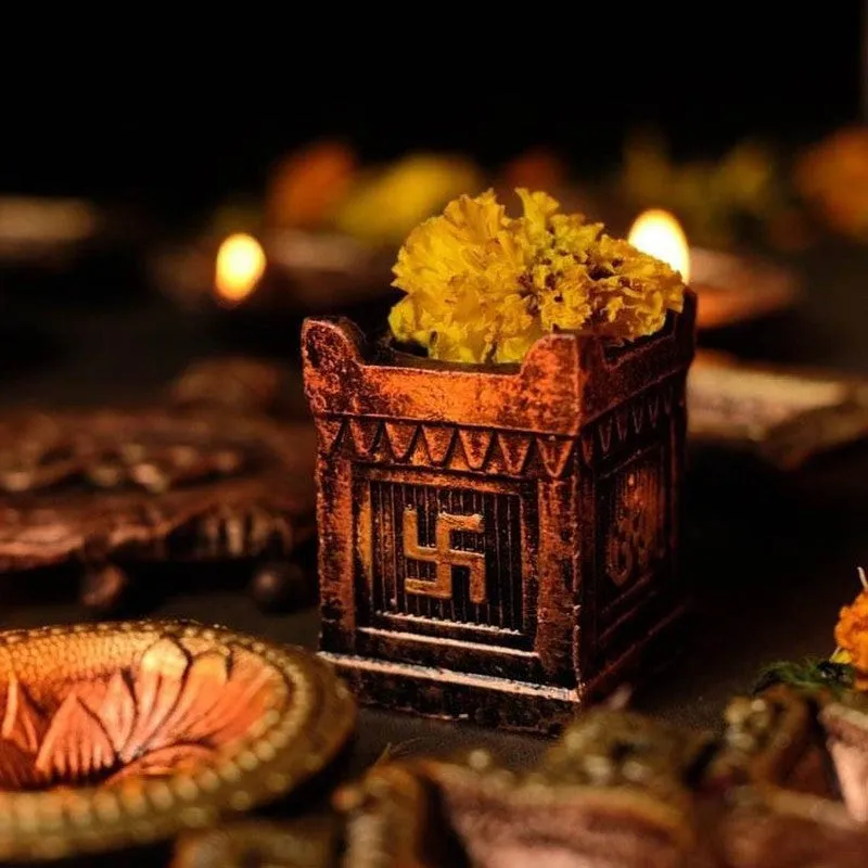 Tulsi Tea Light Holder - Set Of Four media 8