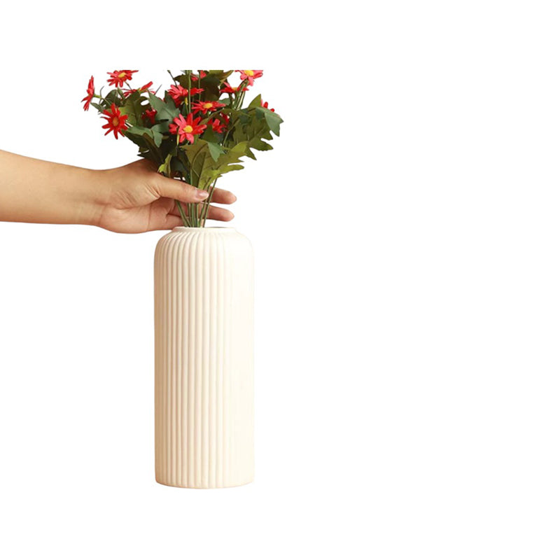 Aura Forma Ceramic Vase - White media 4