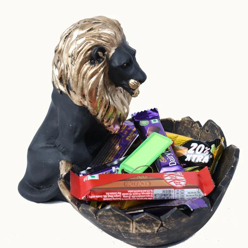 Leo Crest Showpiece media 4