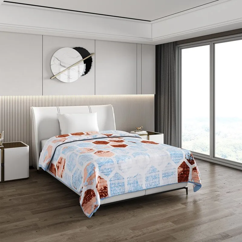 Monte Carlo Hexagonal Harmony Blanket - 950 GSM media 1