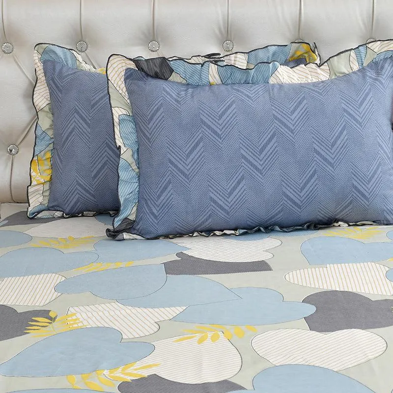Antique Heart Abstract Microfiber Bedsheet - 210 GSM media 4
