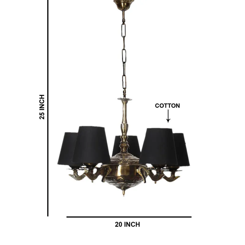 Front view of the ceiling lamp with chain suspension and black shades