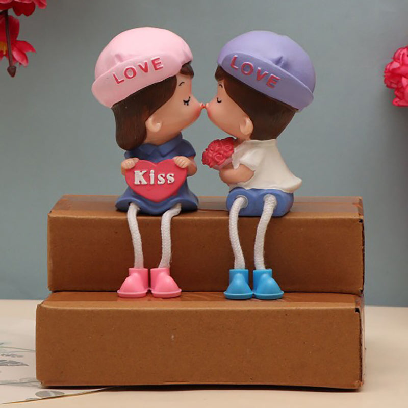 Giddy In Love Resin Showpiece