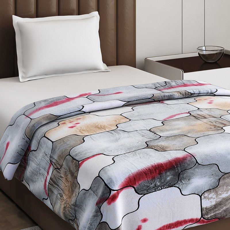 Monte Carlo Artivra Abstract Print Polyester Blanket (Multicolor) - 233 GSM media 5
