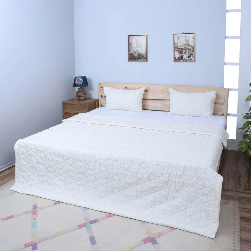 Starsia Microfiber Bedcover - White media 3