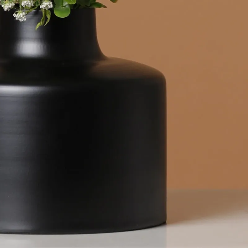 Kyoto Bloom Vase - Black media 4
