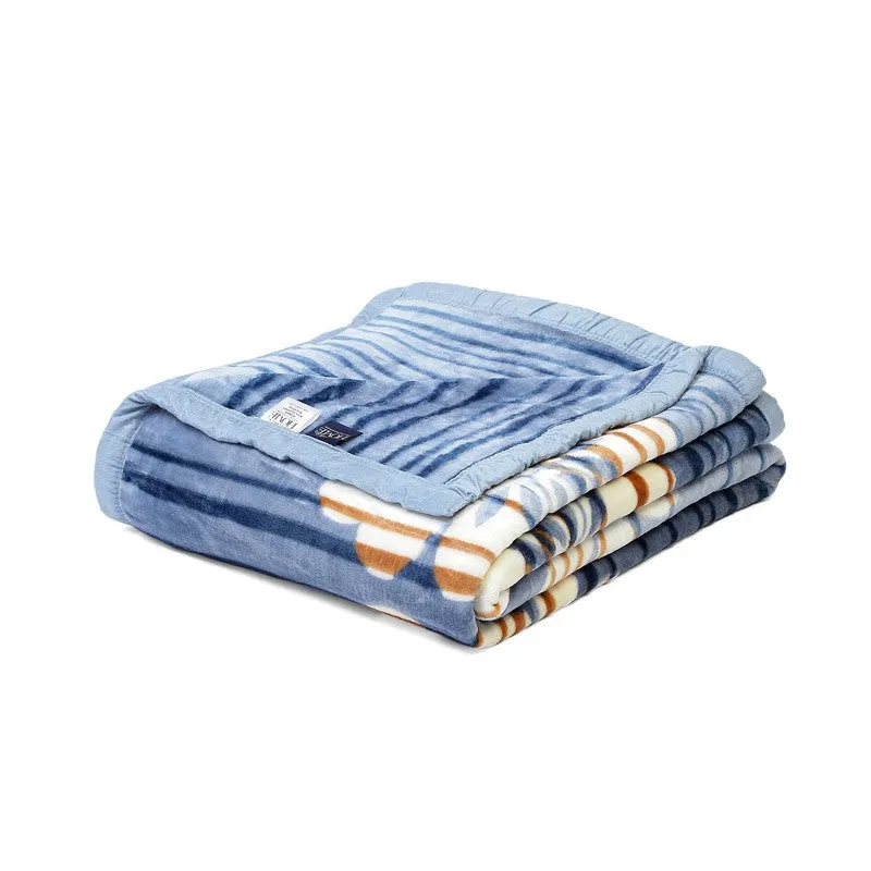 Monte Carlo Crimson Blossom Blanket (Blue) - 550 GSM media 5
