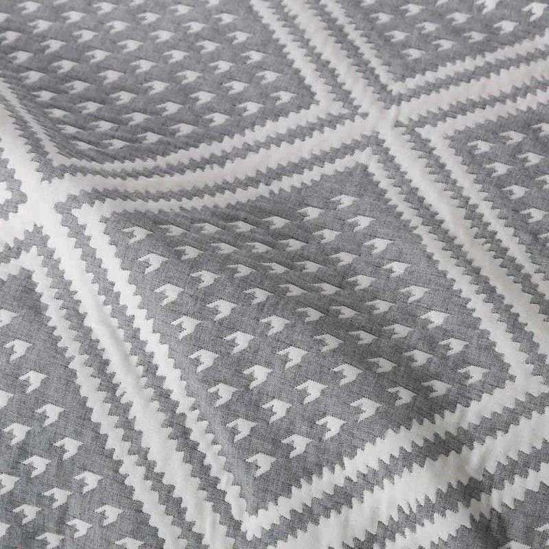 Angular Oasis Bedcover media 4