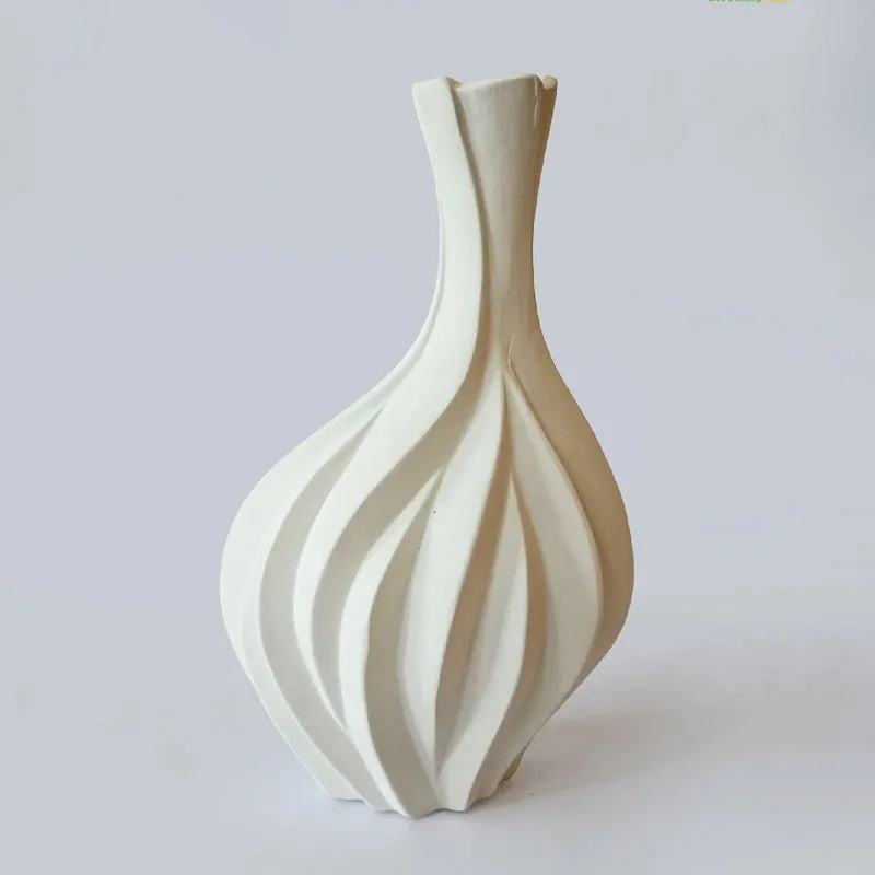 Celeste Curve Designer Ceremic Vase media 3
