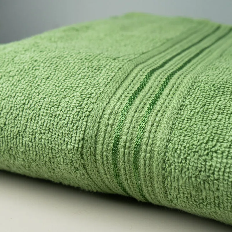 Micro Cotton LuxeDry Solid Bath Towel - Forest Green media 4