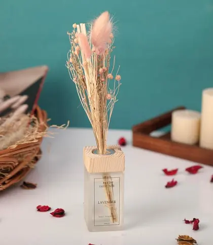 Dried Flowers & Leaves · Glass