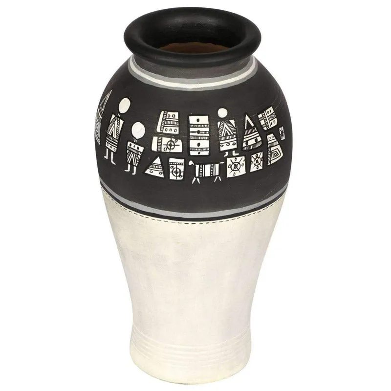 Leila Handcrafted Vase media 5