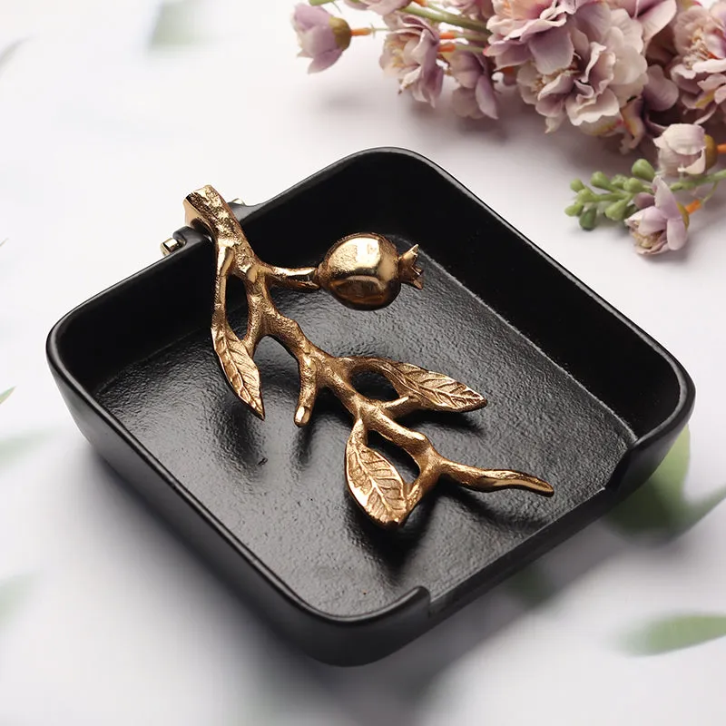 Riff Tissue Holder - Gold media 1