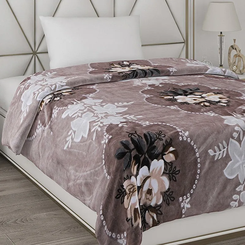 Monte Carlo Floral Dreamscape Blanket - 500 GSM media 4
