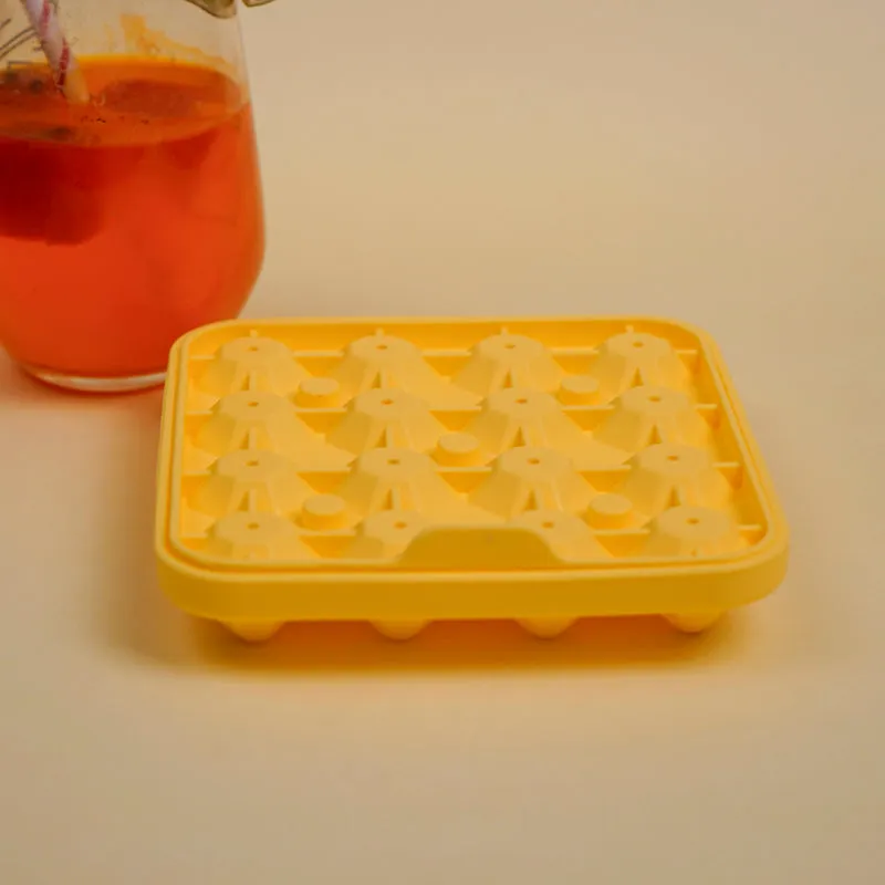 Diamond Silicone 16-Cube Ice Mould - Yellow media 4