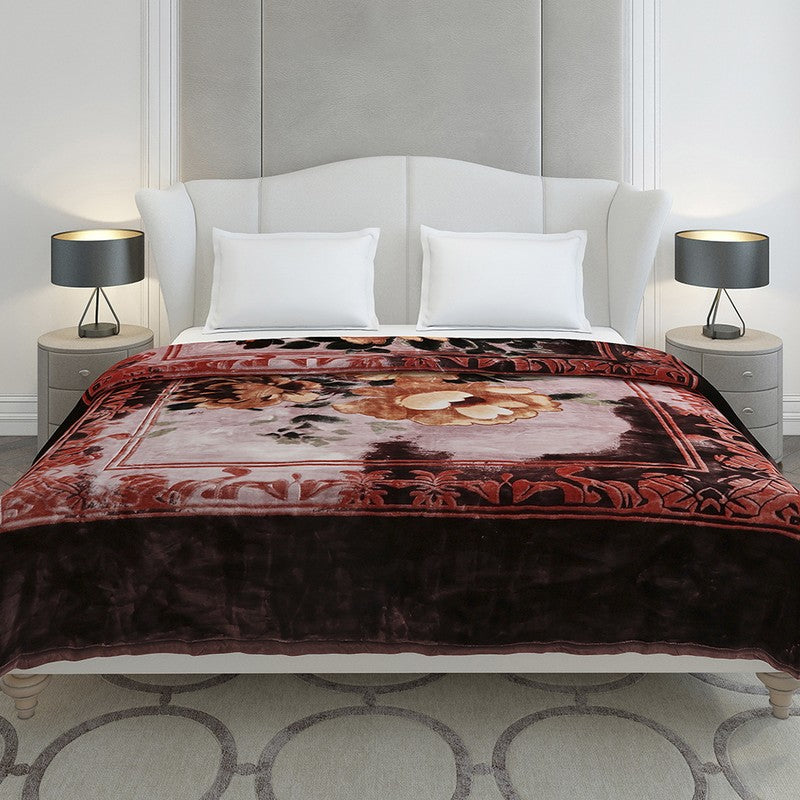 Monte Carlo Velvet Embrace Blanket (Maroon) - 947 GSM media 3