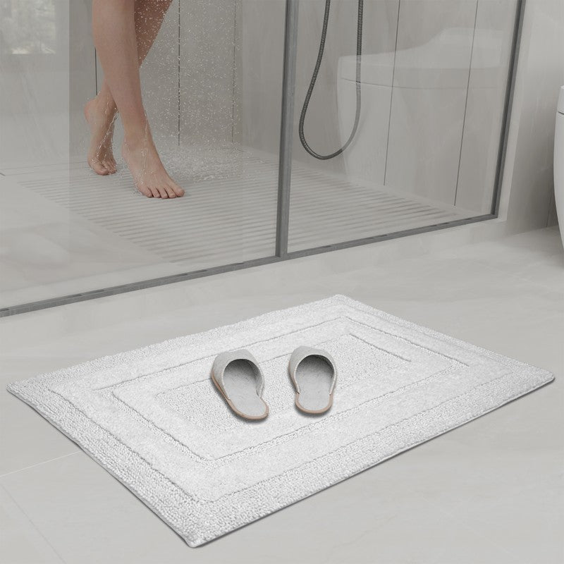 Aqualoom Anti skid Bath Mat  - White media 5