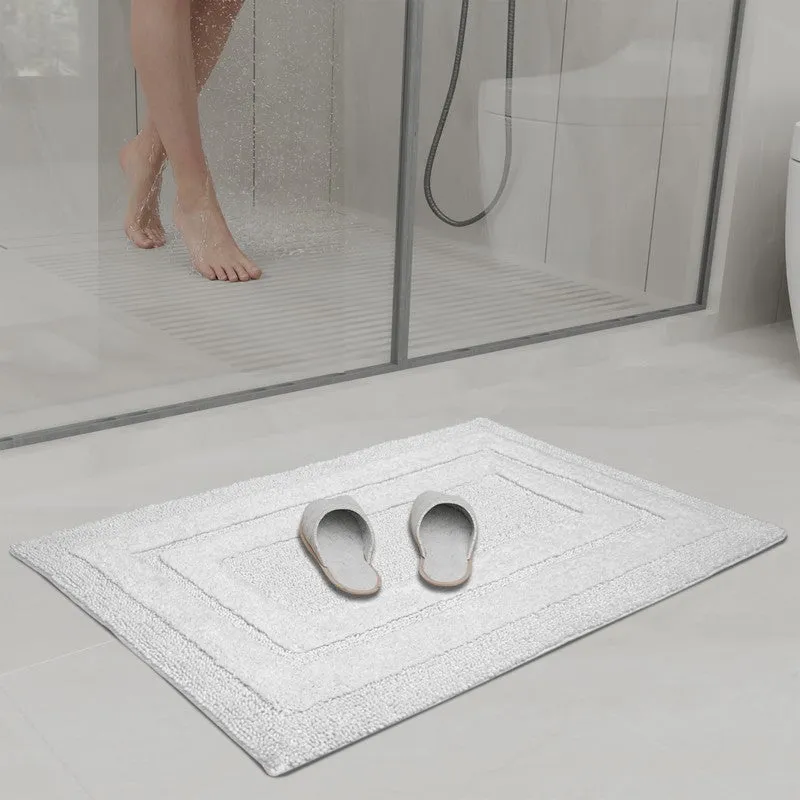 Aqualoom Anti skid Bath Mat  - White media 5
