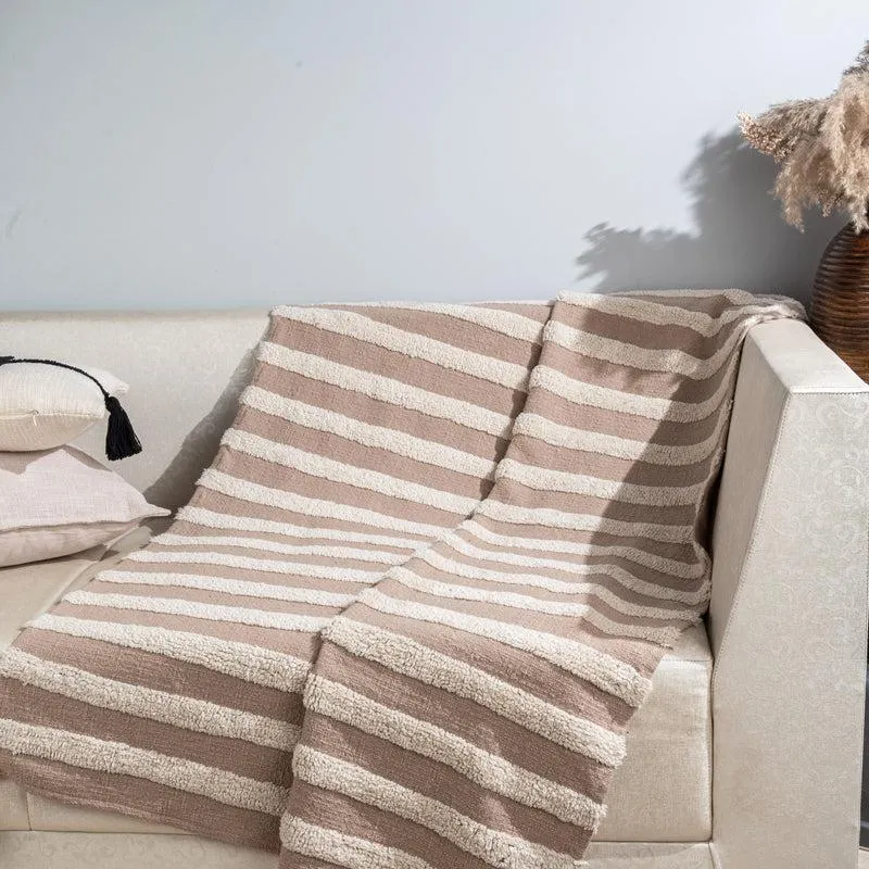 Vetra Table Tufted Tassled Throw - Rectangle media 1