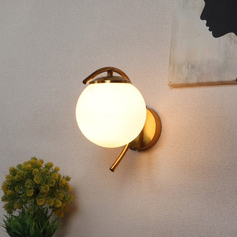 Thessara Iron Wall Lamp