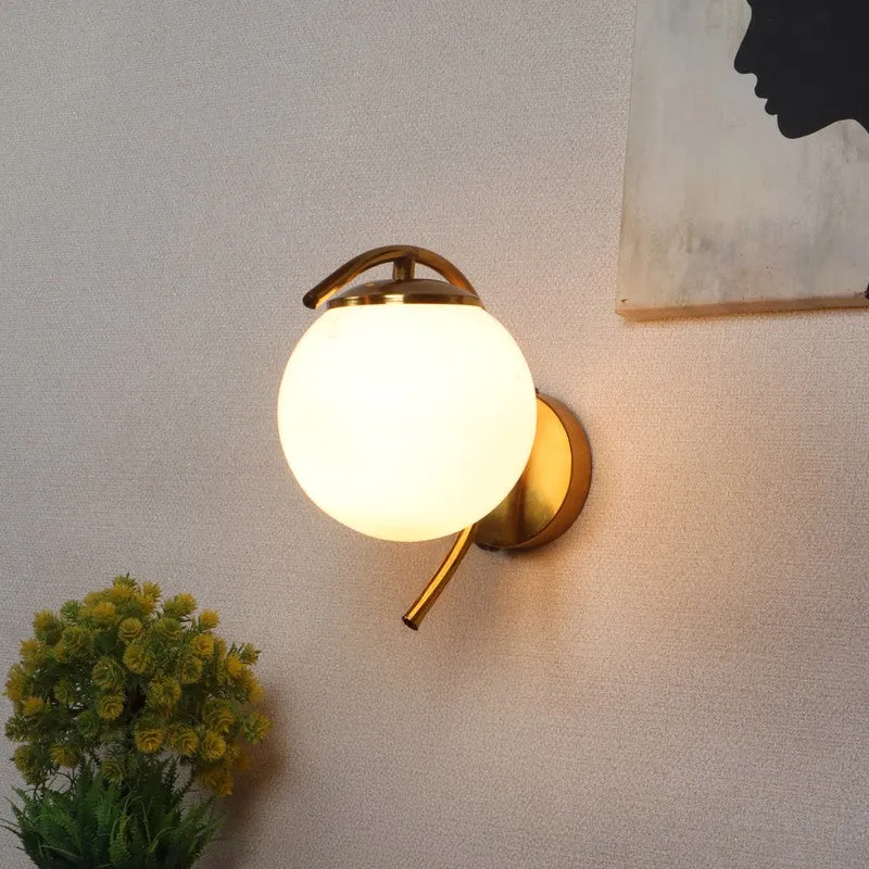 Thessara Iron Wall Lamp media 1