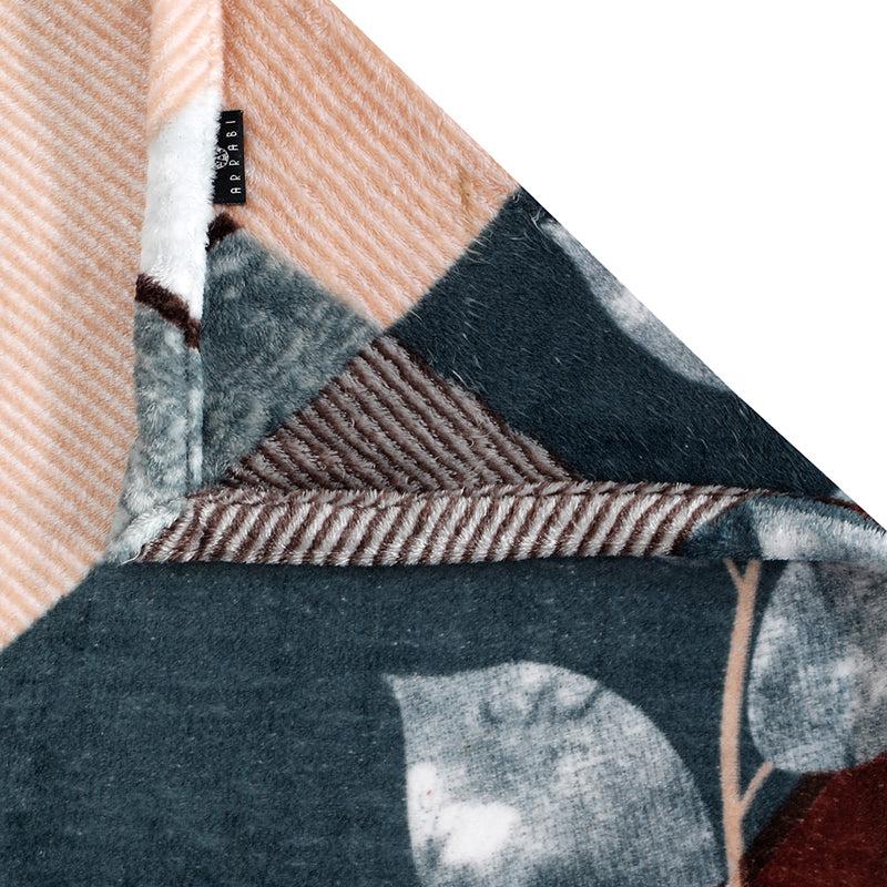 Srijan Geometric Fleece Bedsheet - 280 GSM media 7