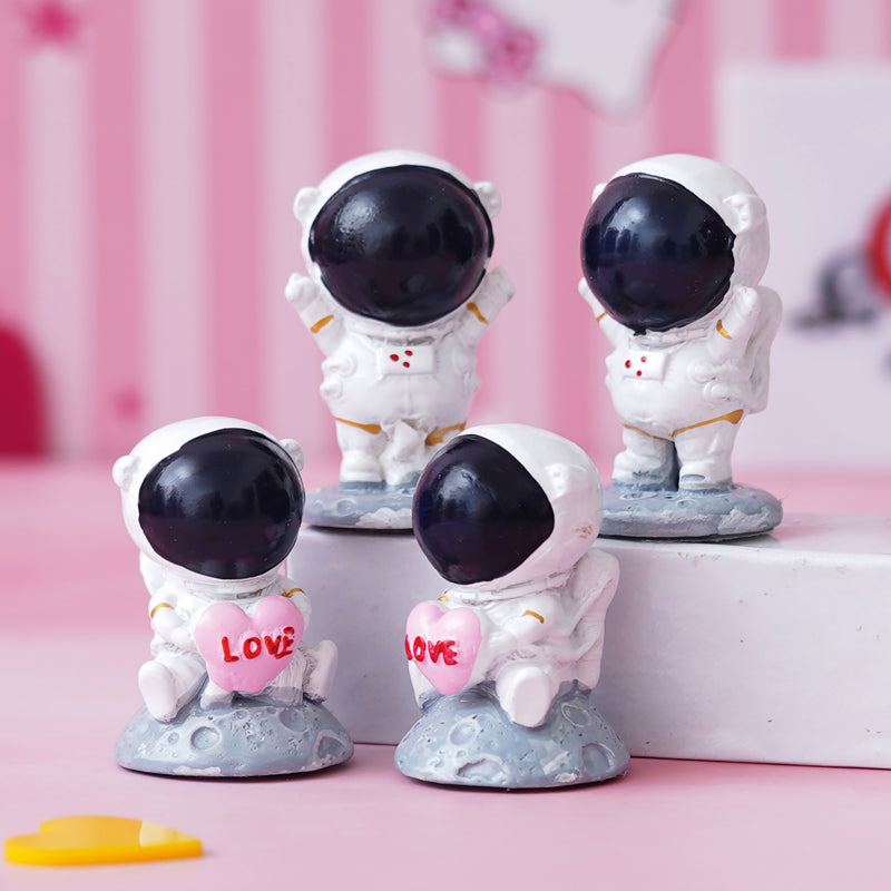 Astronaut Friends Showpiece - Set Of Four