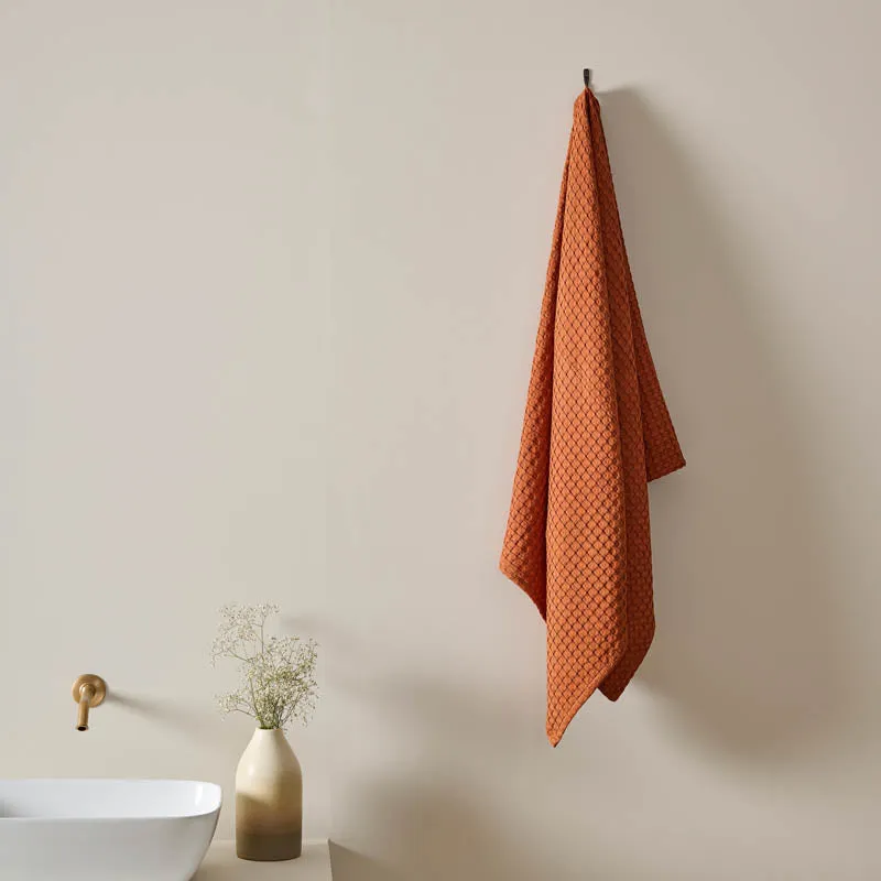 Cloud Soft Waffle Bath Towel - Brown media 3