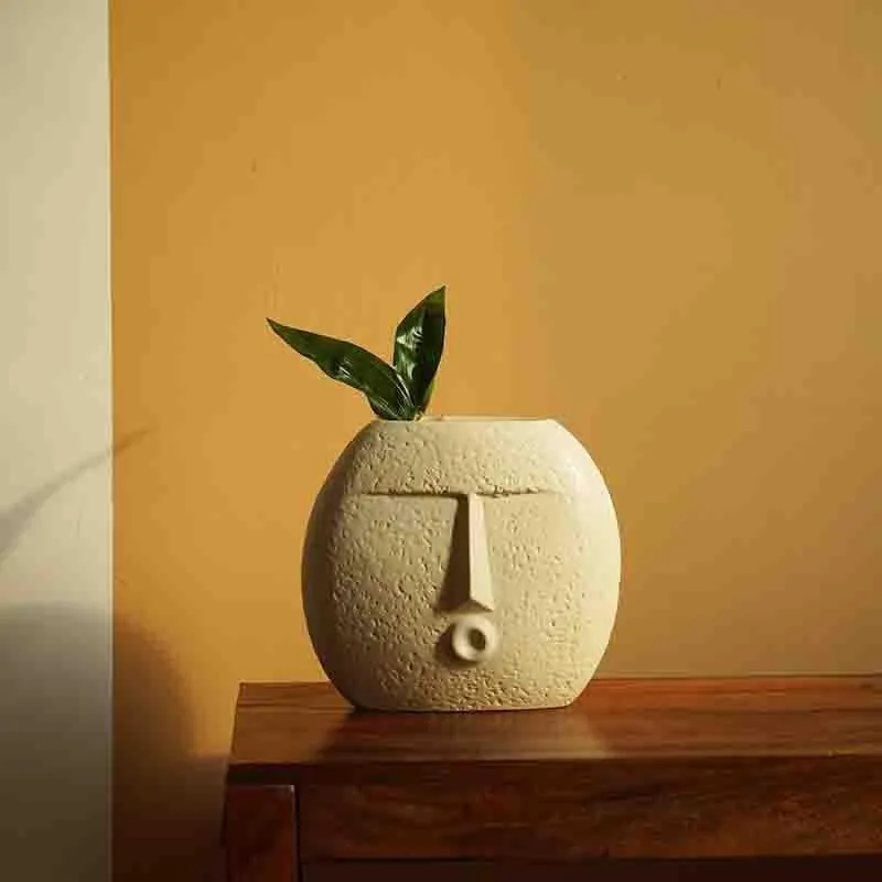 The Pout Face Face Vase media 1