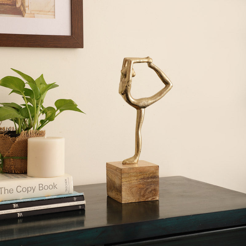 Ballet Posture Showpiece