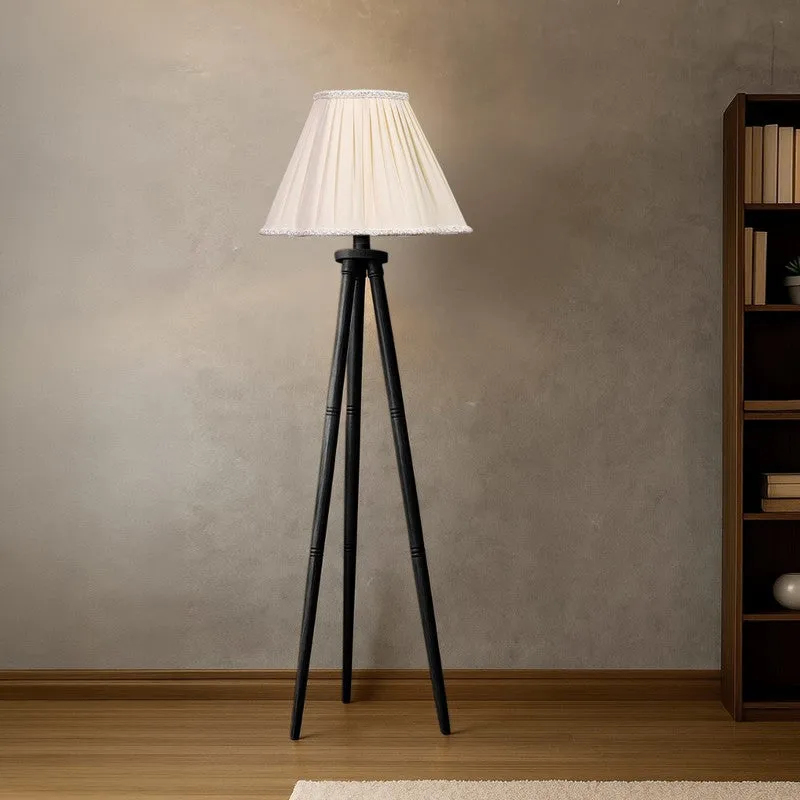 TriRadiant Geo Floor Lamp media 2