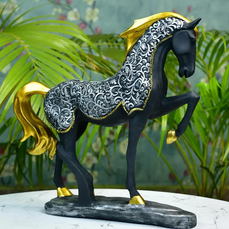 Stallion Glimmer Showpiece media 1