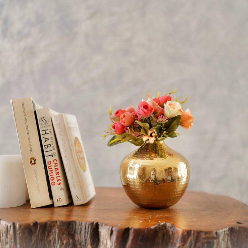 Jemima Dora Metal Vase media 3