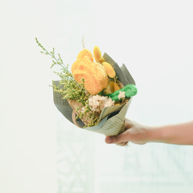 Knot & Petal II Crochet Flower Bouquet media 5