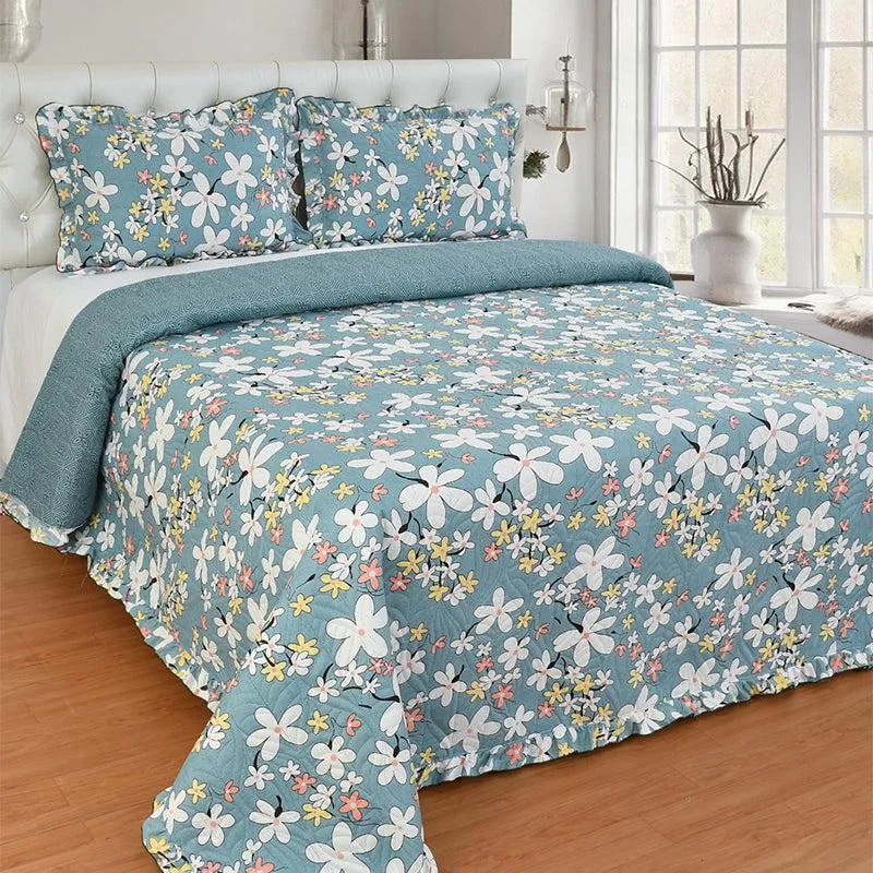 Magnia Floral Bedcover With Lace media 1