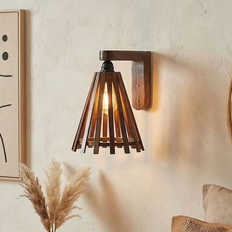 Quenara Wooden Wall Lamp media 1