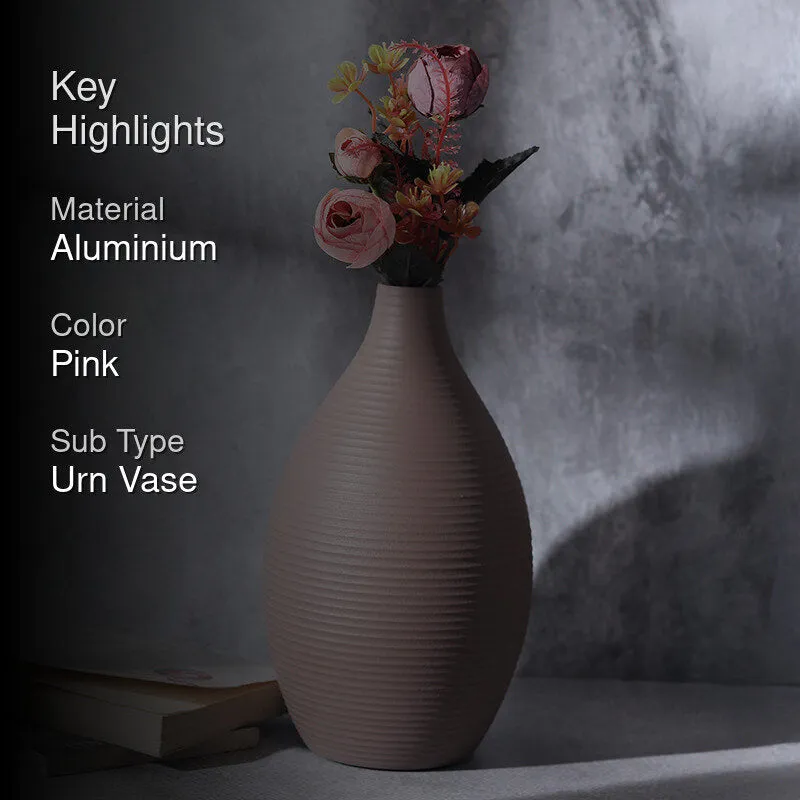 Vesa Aluminium Vase - Pink media 2