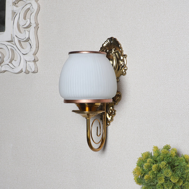 Pentra Iron Wall Lamp media 3