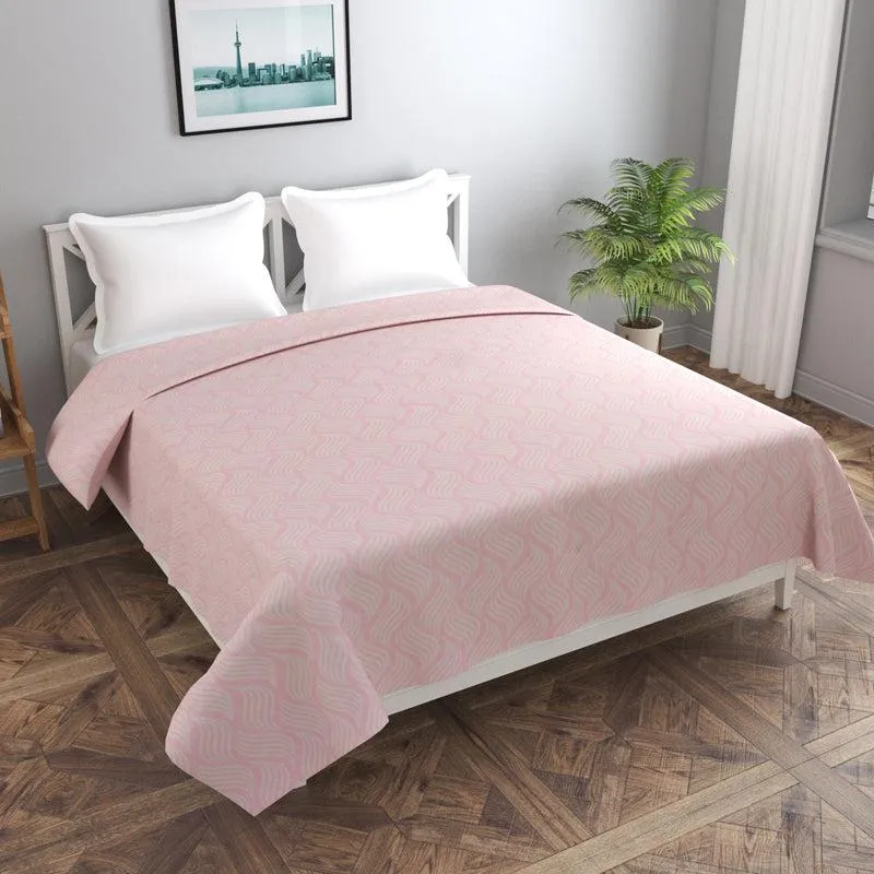 Blushing Curves Cotton Duvet Cover - 210 TC media 1
