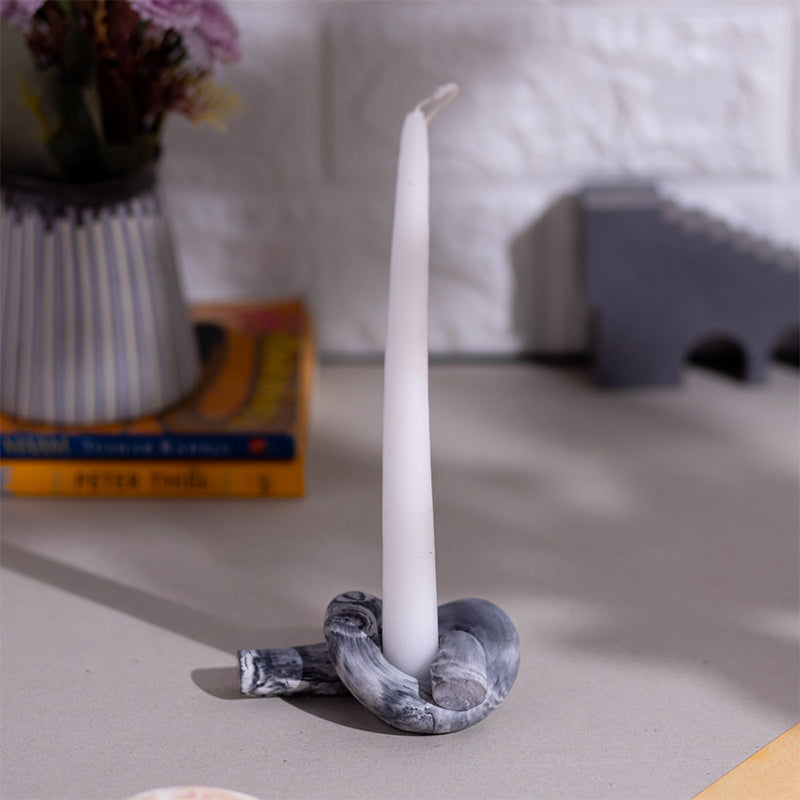 Knot Knor Candle Stand
