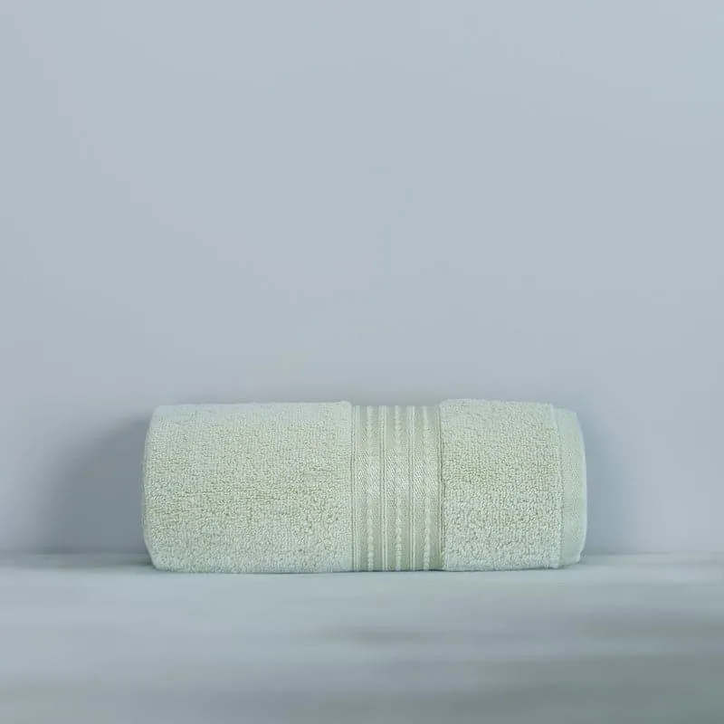 Micro Cotton LuxeDry Soothe Bath Towel - Light Green media 3