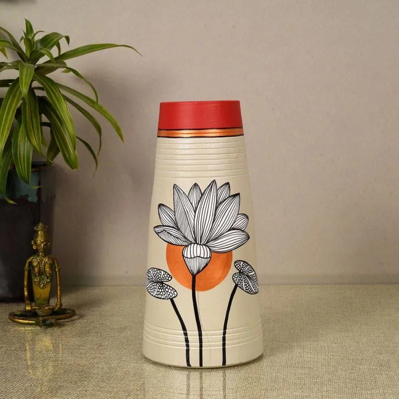 Bavyesh Tribal Terracotta Vase media 1
