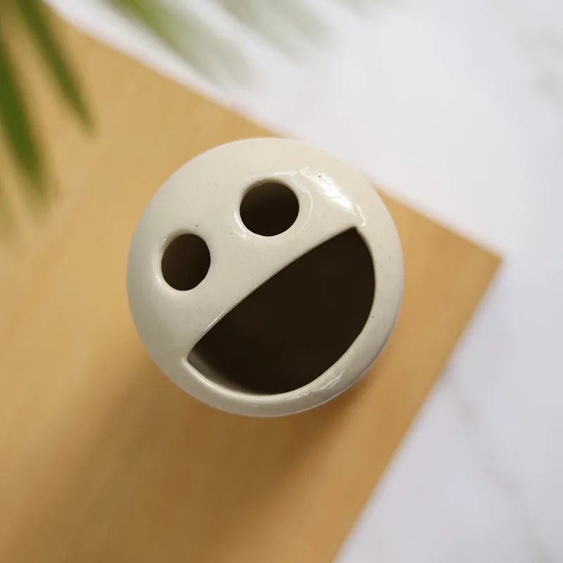 Penelope Ceramic Brush Holder media 3