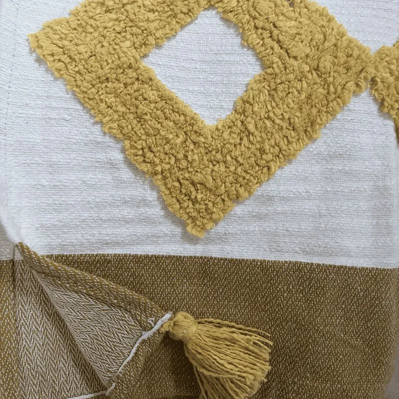Sun Weave Tufted Throw media 6