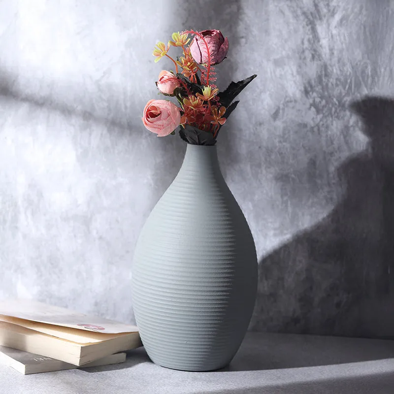 Vesa Aluminium Vase - Mint media 1