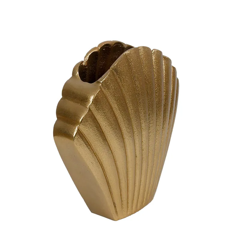 Oyster Treasure Vase - Gold media 4