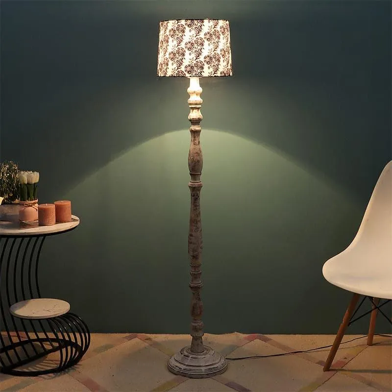 Filigree Toru Floor Lamp media 1