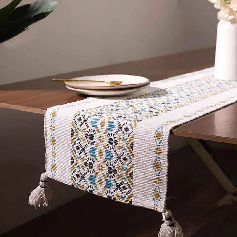 Shynix Tasseled Cotton Table Runner media 3