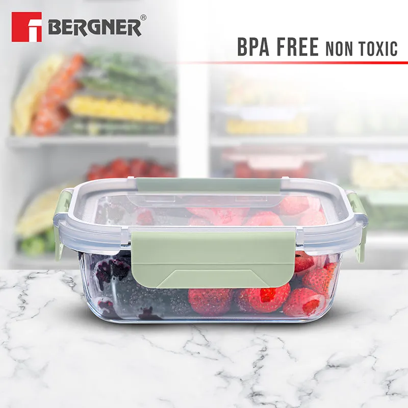 Bergner rectangular glass food box with green clips and a transparent lid